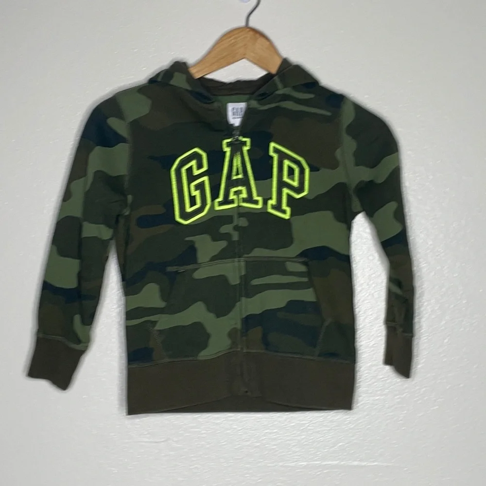 Gap Kids Camo Sweater‎ sz S (6-7)